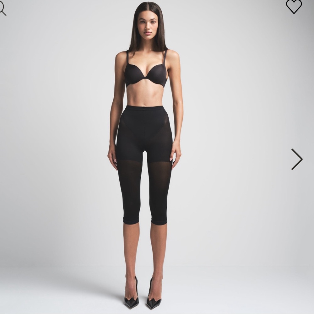 Skims shaping capri tights